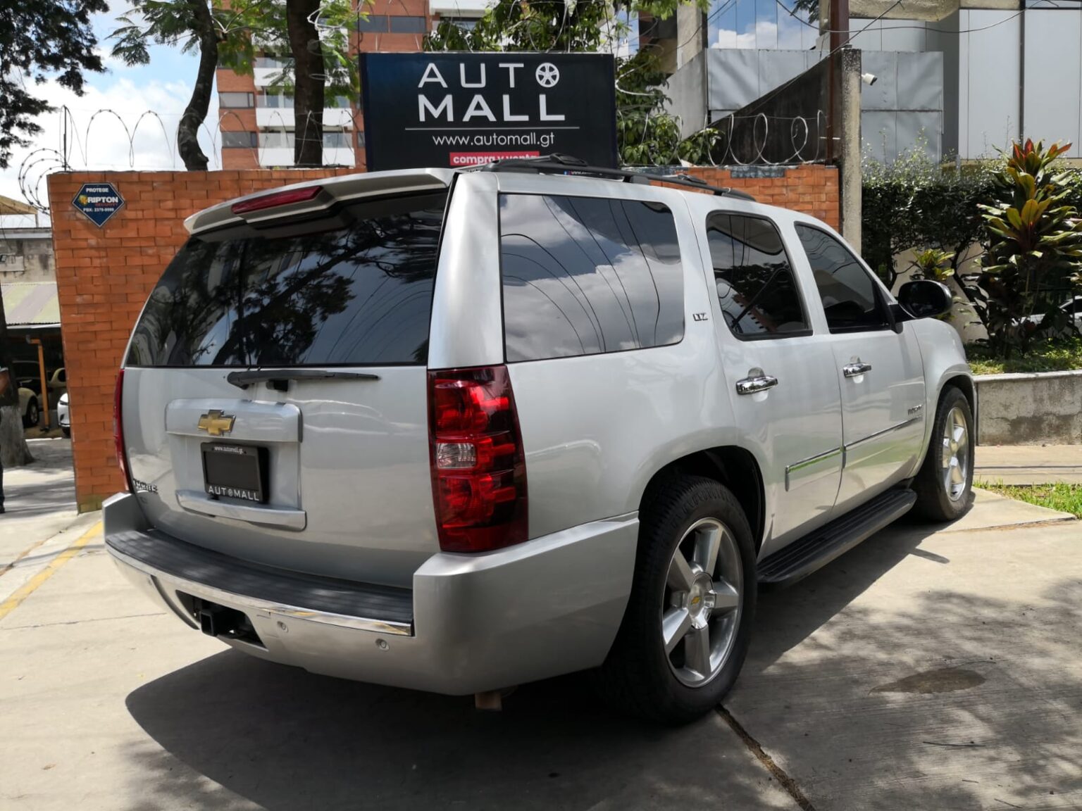 Chevrolet-Tahoe-LT-2011-blindada-545FJD (1)