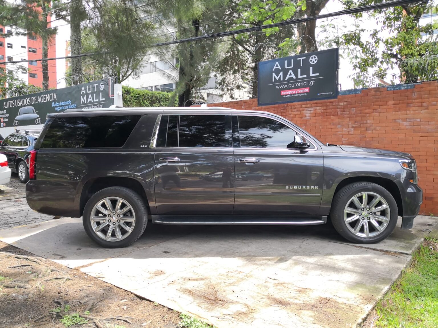 Chevrolet-Suburban-LTZ-2015-212JGJ (14)