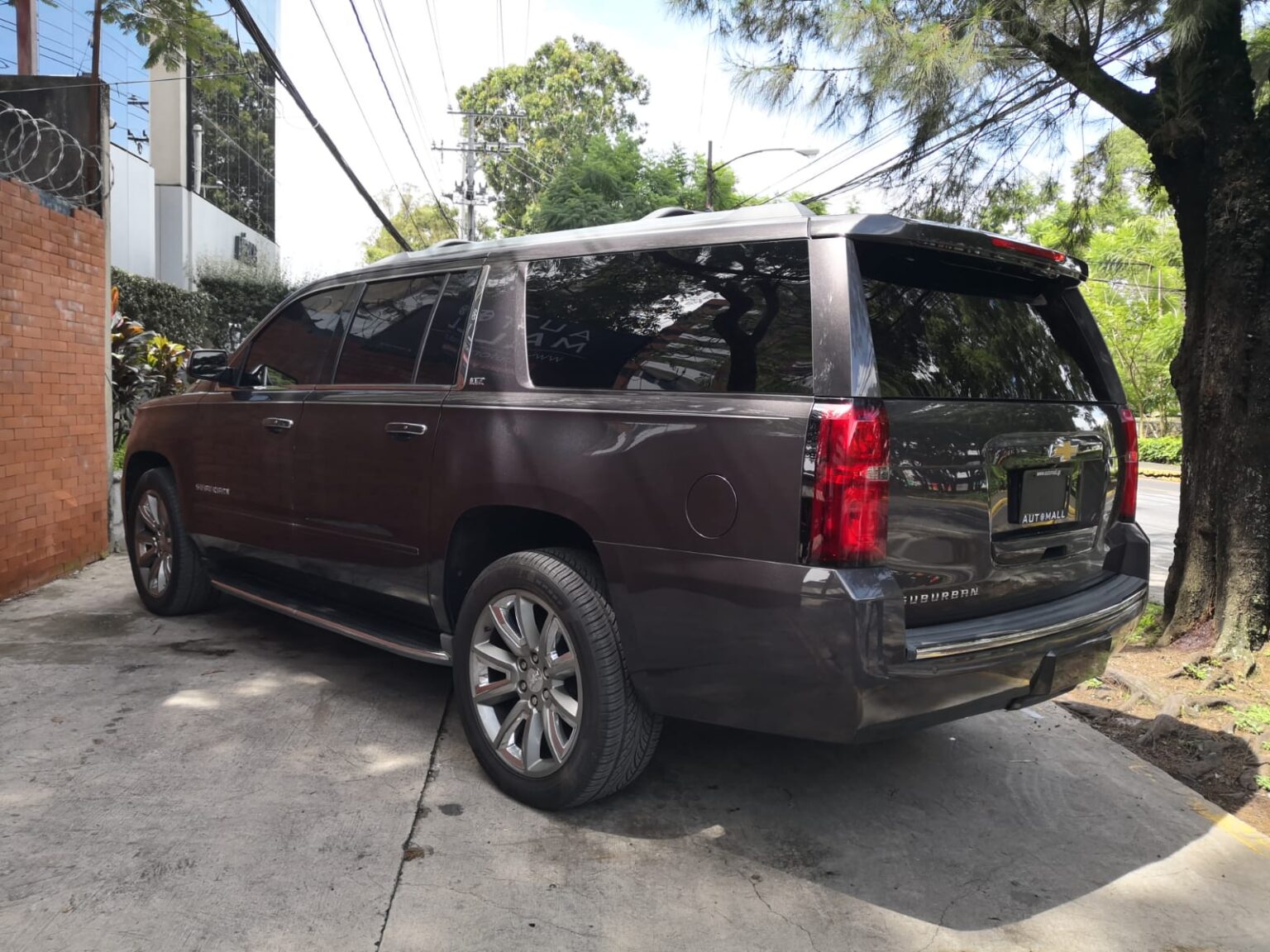 Chevrolet-Suburban-LTZ-2015-212JGJ (7)