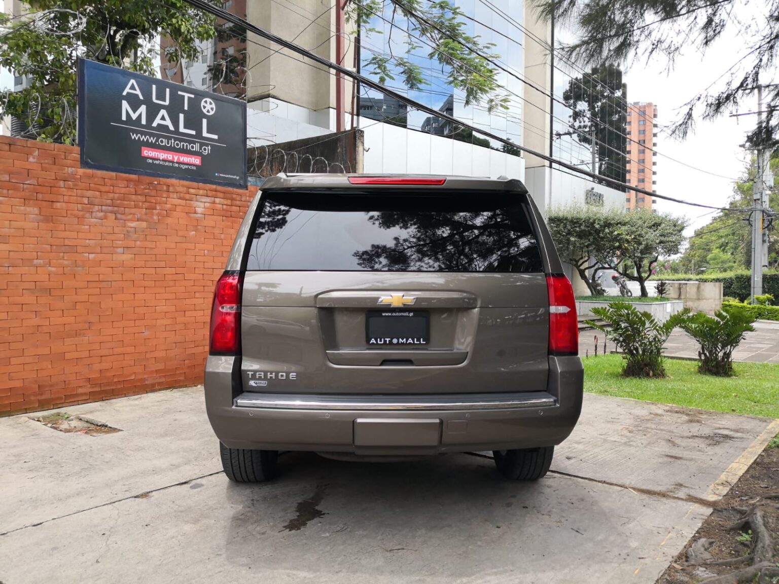 Chevrolet-Tahoe-LTZ-2015-333FYY (1)