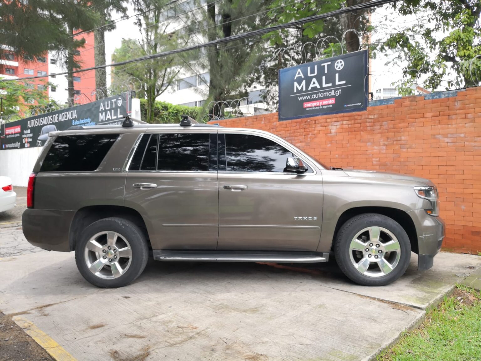 Chevrolet-Tahoe-LTZ-2015-333FYY (13)