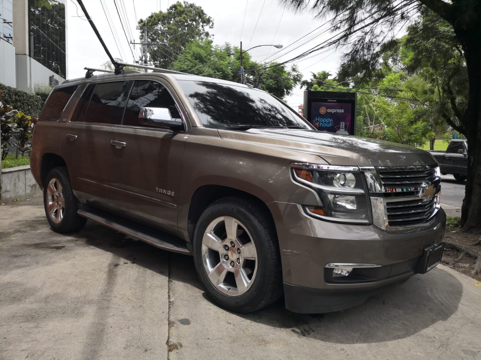 Chevrolet-Tahoe-LTZ-2015-333FYY (9)