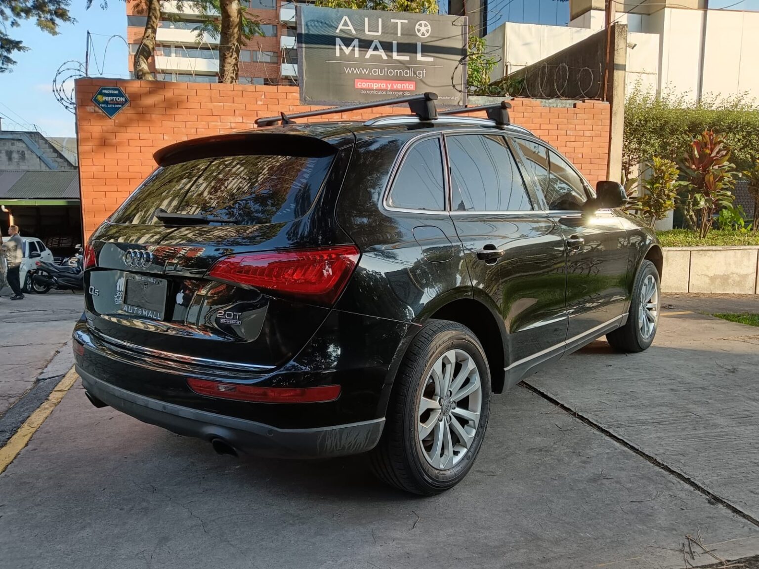 Audi-Q5-2016-negra (13)