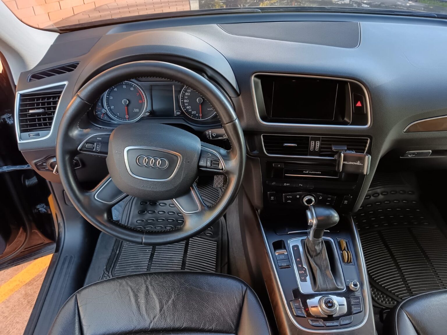 Audi-Q5-2016-negra (6)