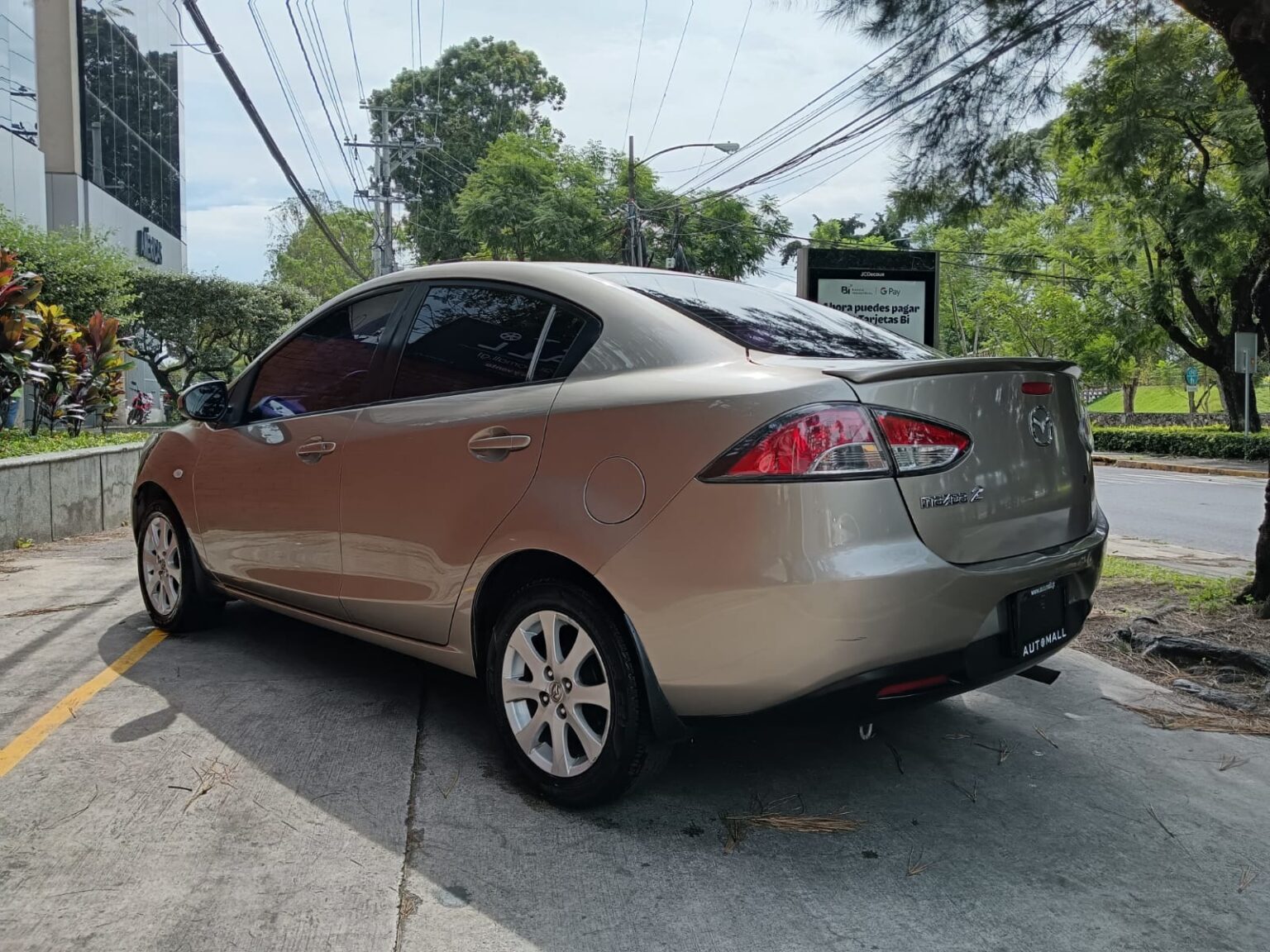 Mazda-2-sedan-MT-2011-425DZD (15)