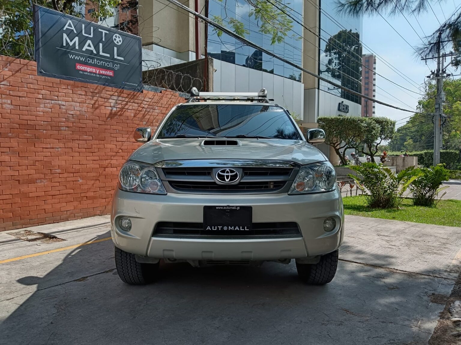 Toyota-Fortuner-MT-2009-178DRK (3)