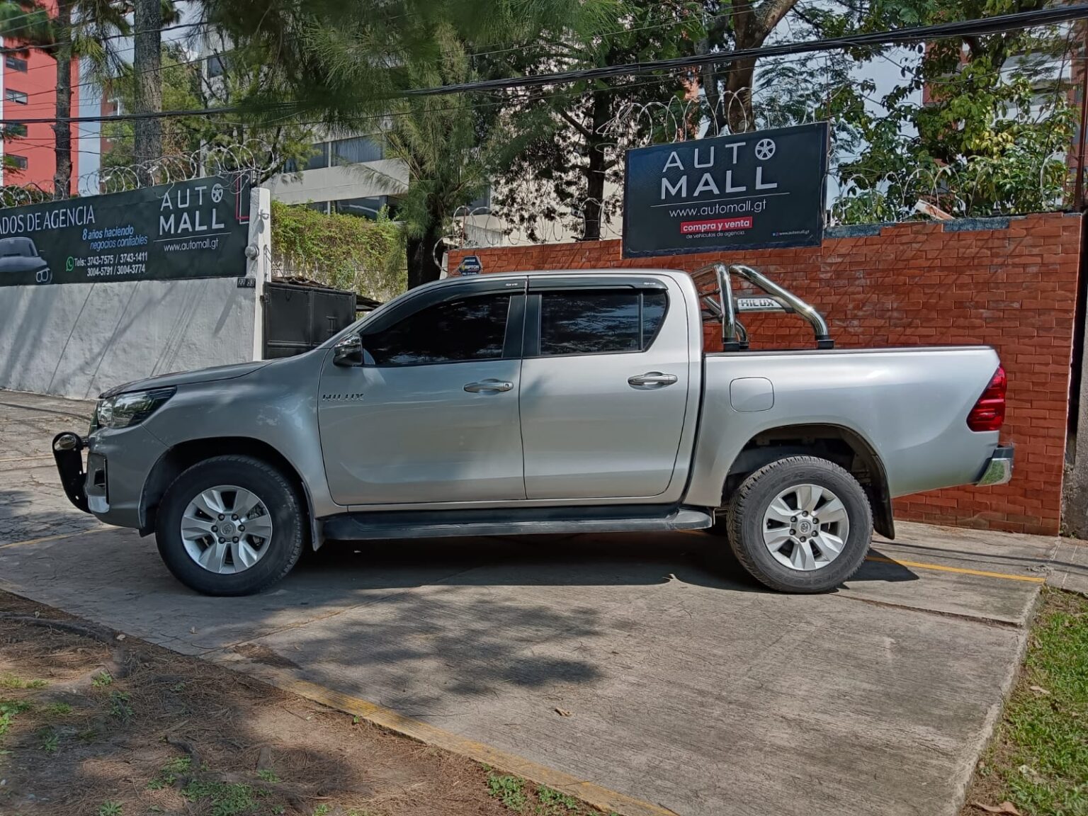 Toyota-Hilux-MT-2019-068JMC (1)