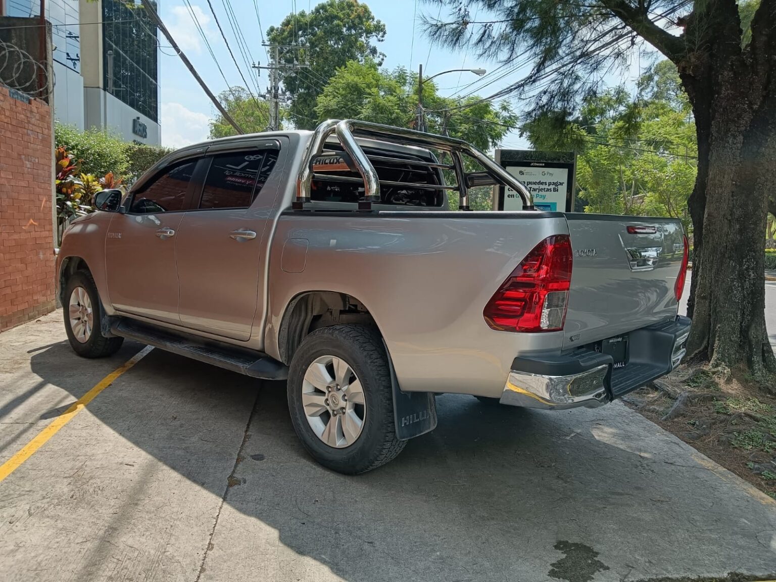 Toyota-Hilux-MT-2019-068JMC (17)