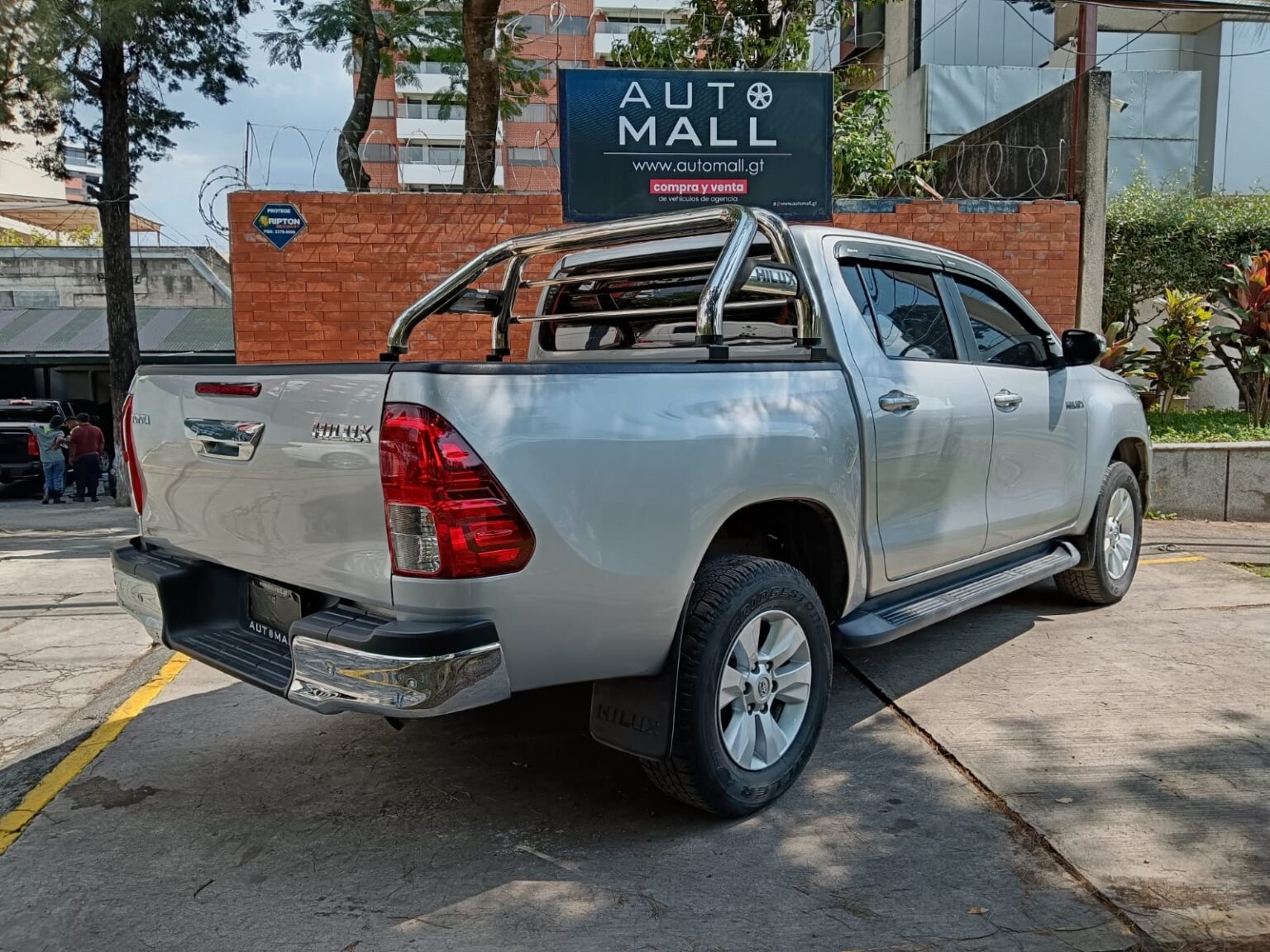 Toyota-Hilux-MT-2019-068JMC (18)