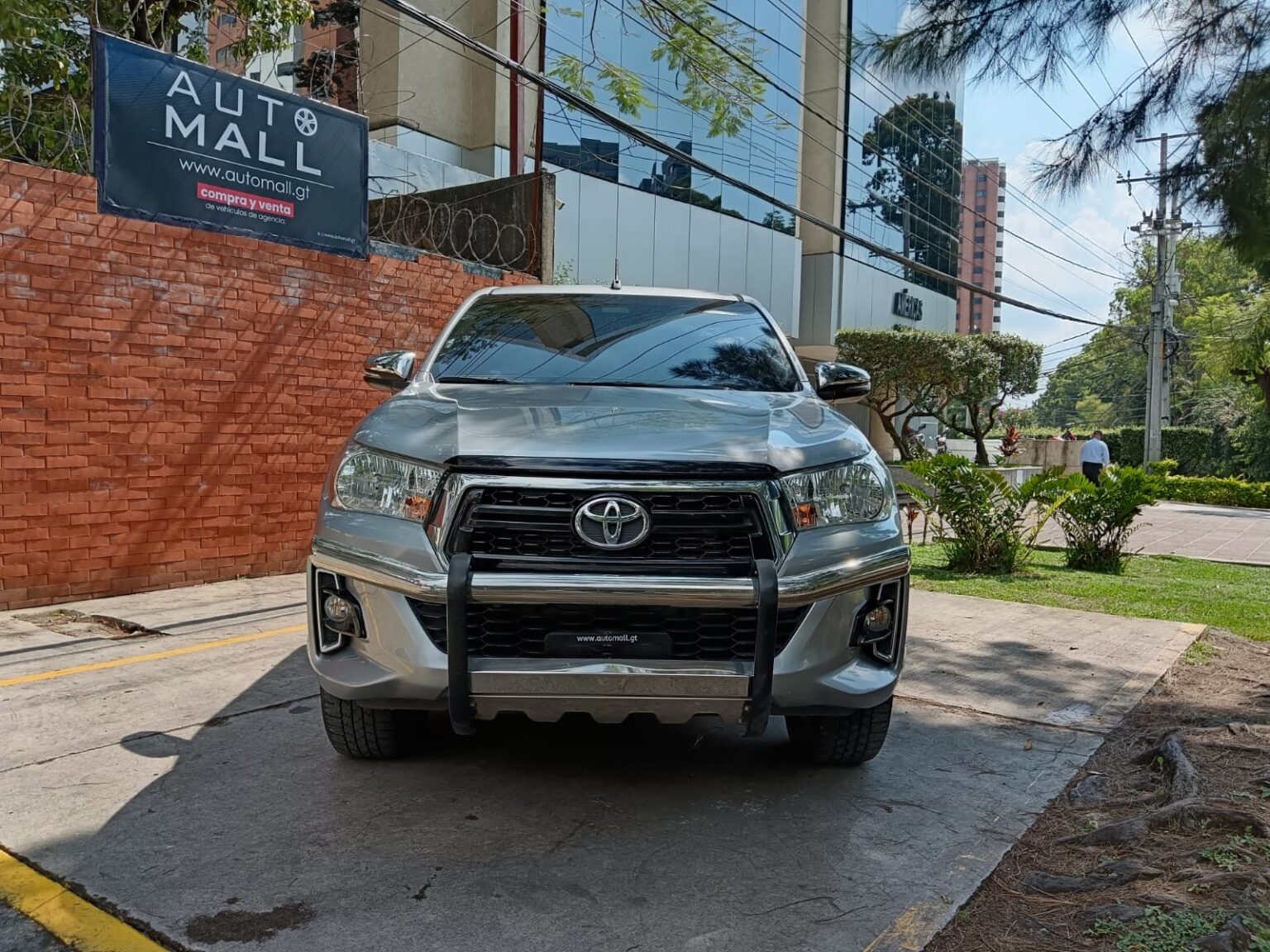 Toyota-Hilux-MT-2019-068JMC (3)