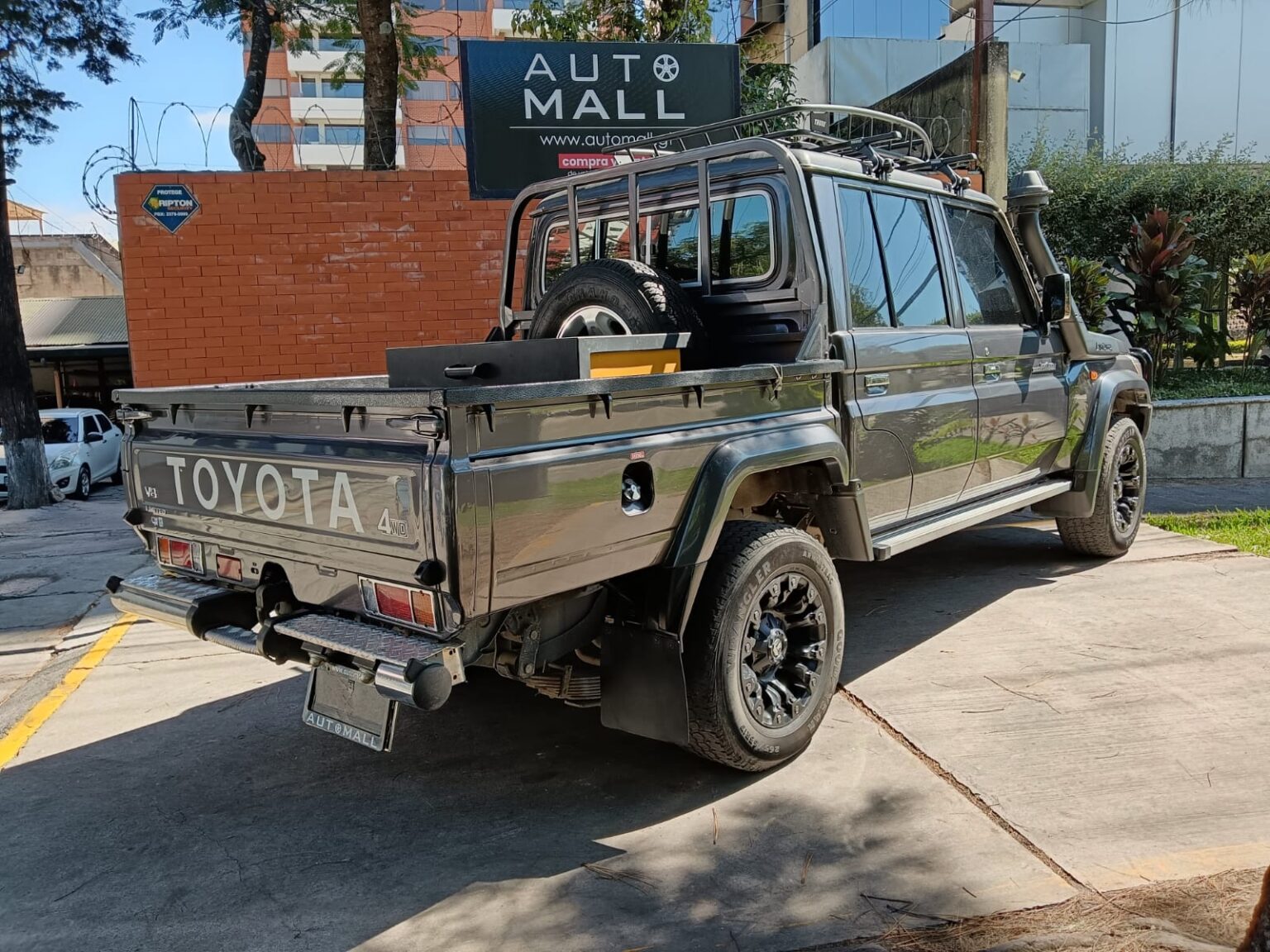 Toyota-Land-Cruiser-V8-Limited-2019-376HYZ (13)