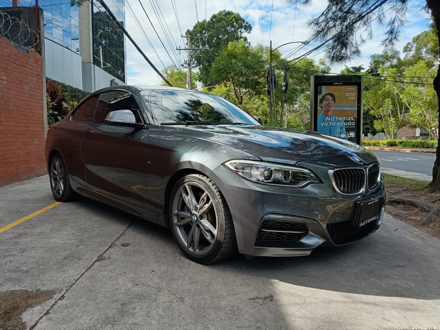 BMW-M235i-Coupe-2016-807FZM (10)