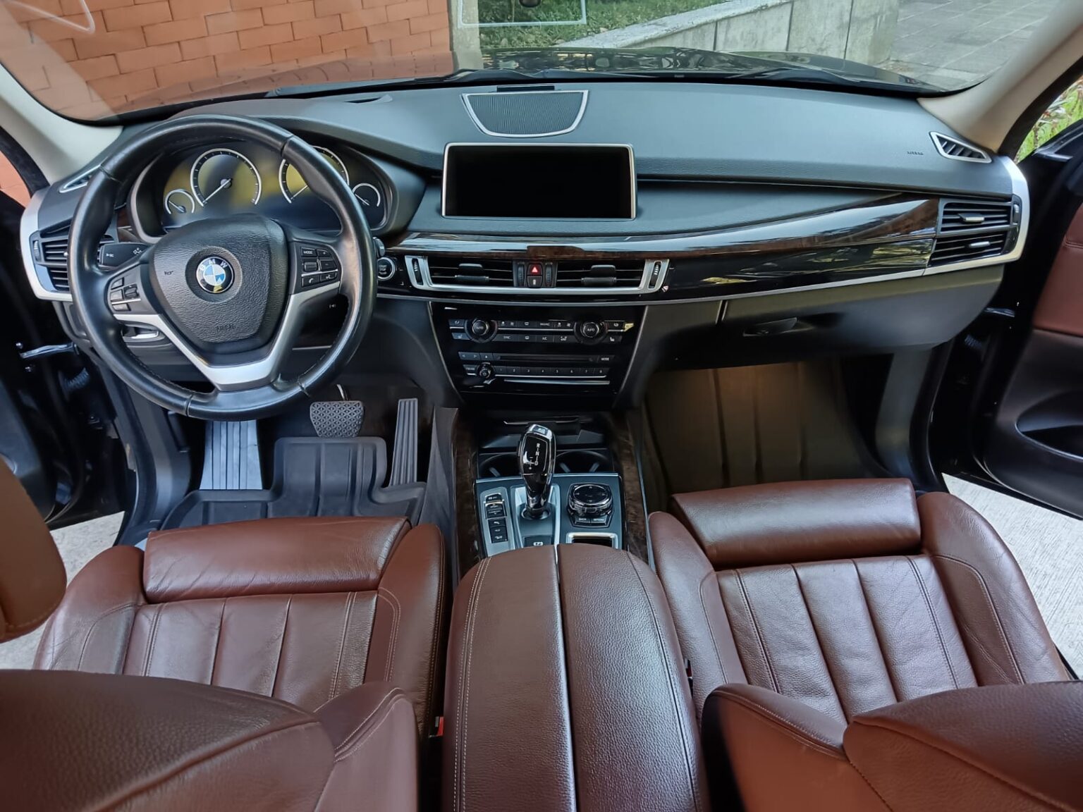 BMW-X5-50i-2014-375GDS (11)