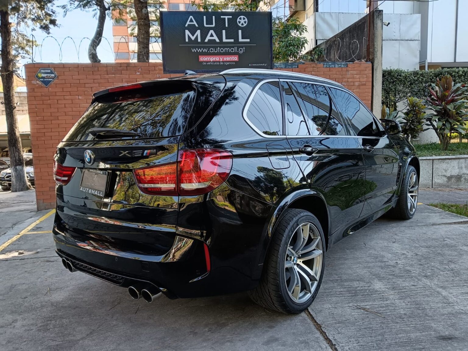 BMW-X5-50i-2014-375GDS (16)