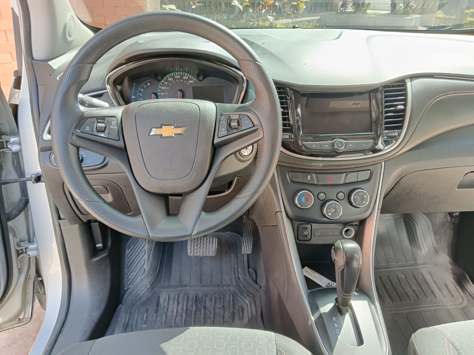 Chevrolet-Trax-LS-2WD-2019-988JPB (10)