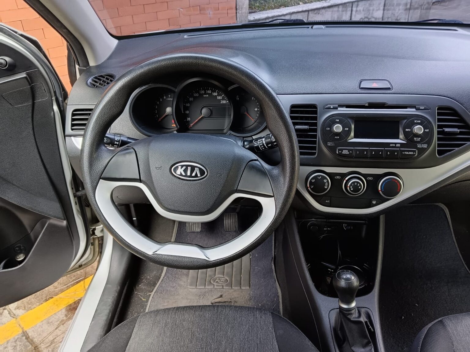 Kia-Picanto-LX-2012-981FFW (10)