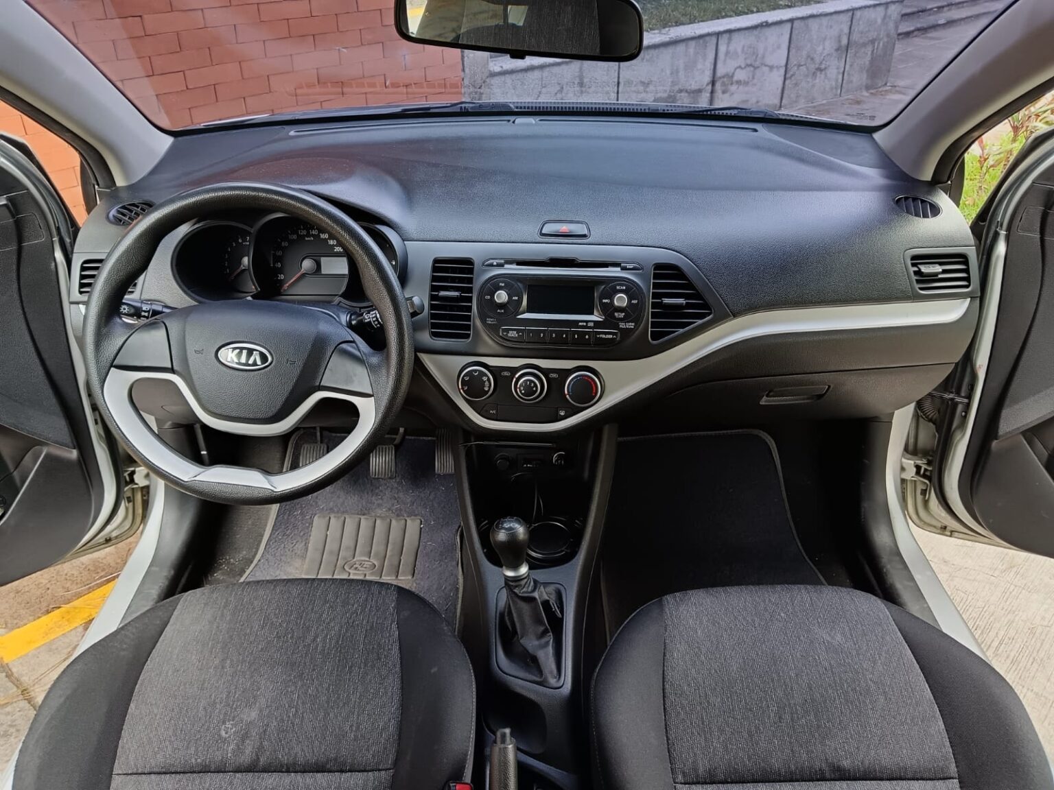 Kia-Picanto-LX-2012-981FFW (8)