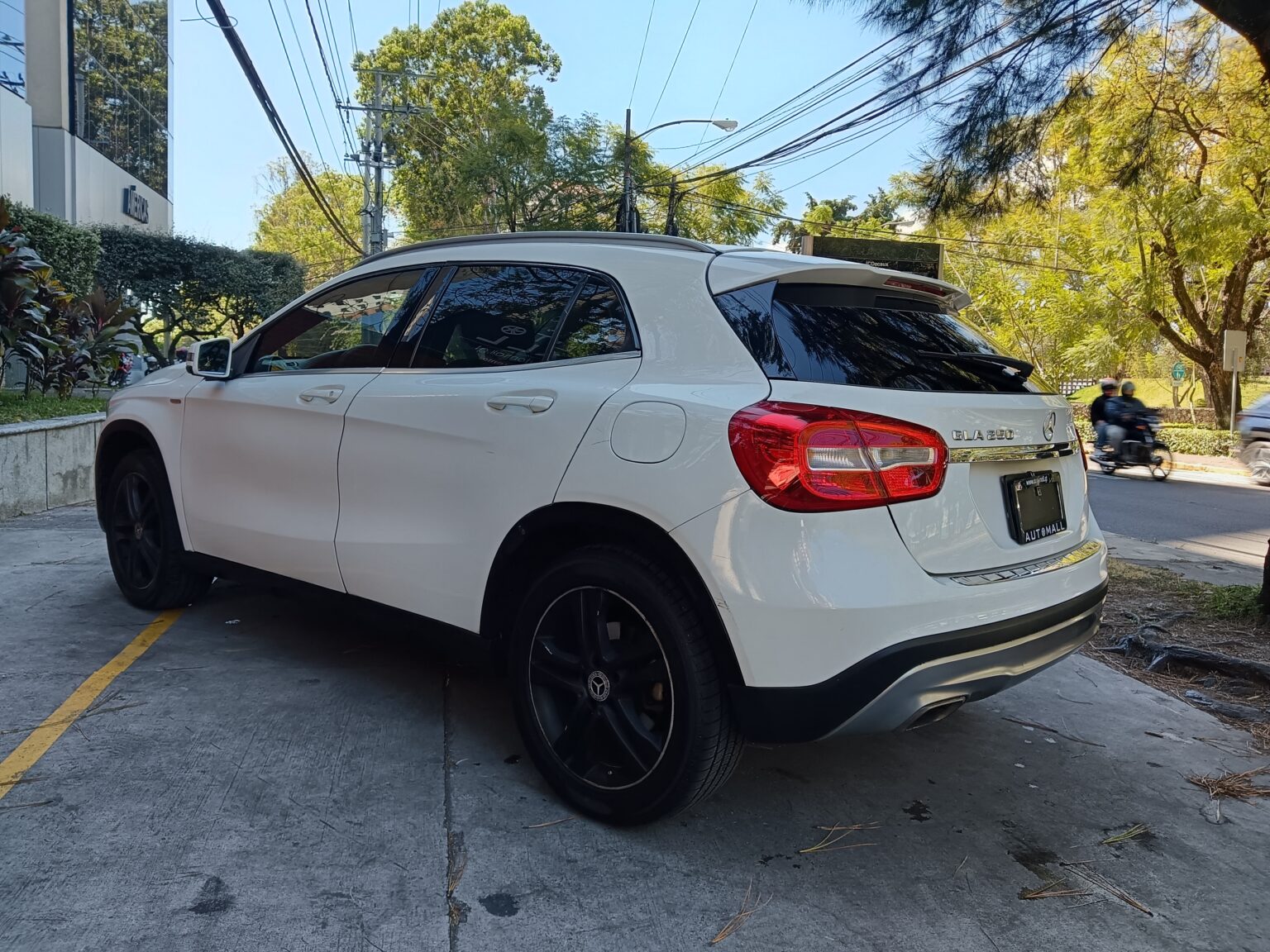 Mercedes-Benz-GLA-250-2015-651JRC (1)