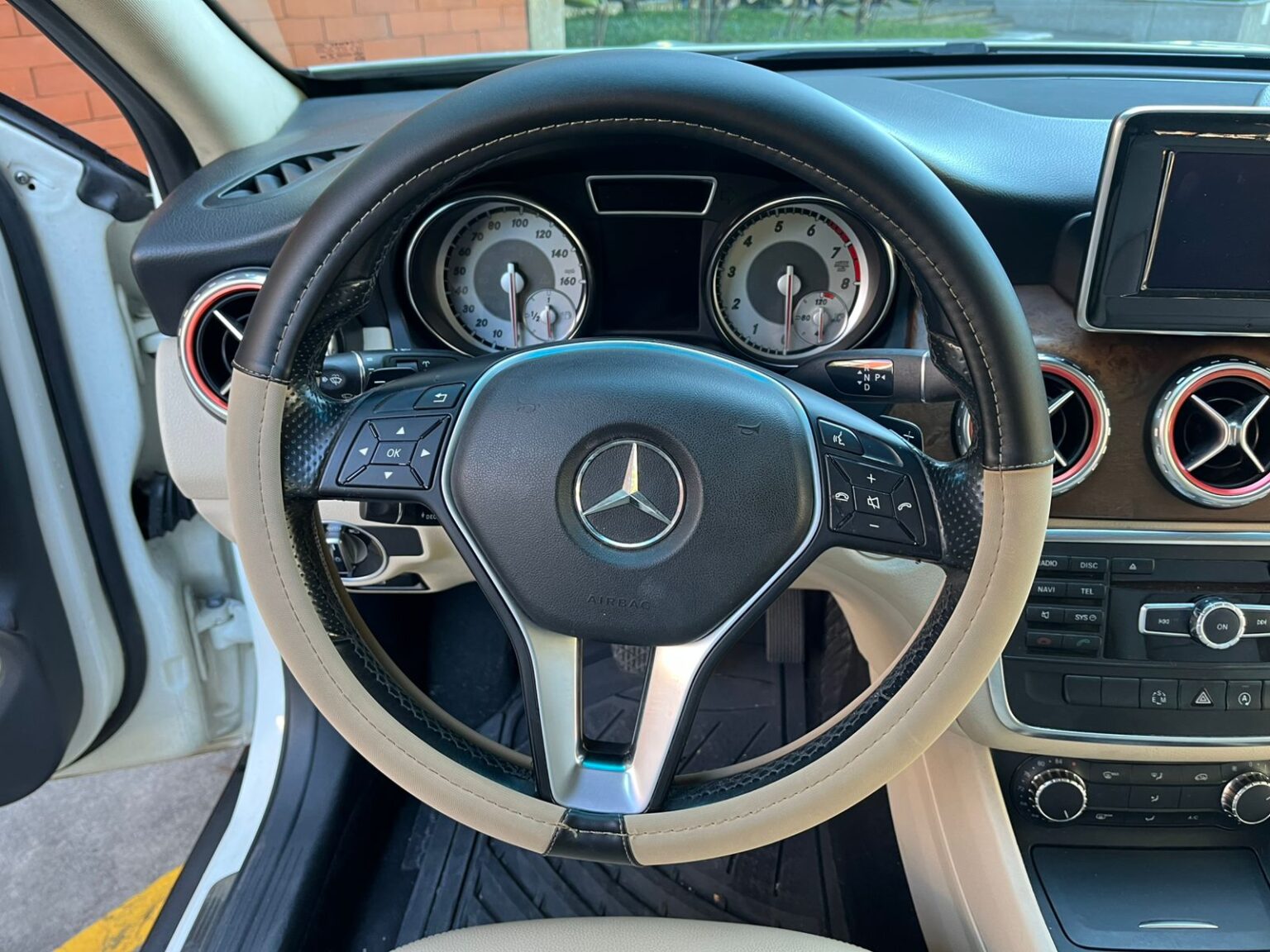 Mercedes-Benz-GLA-250-2015-651JRC (3)
