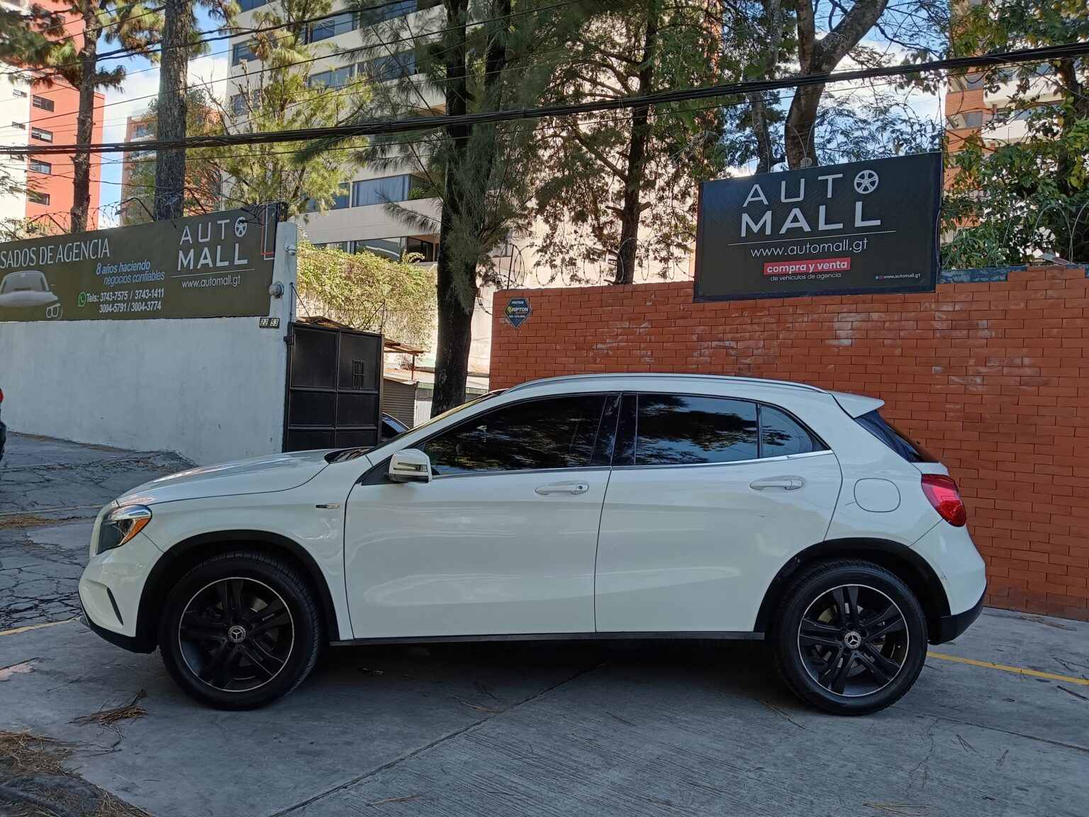 Mercedes-Benz-GLA-250-2015-651JRC (8)