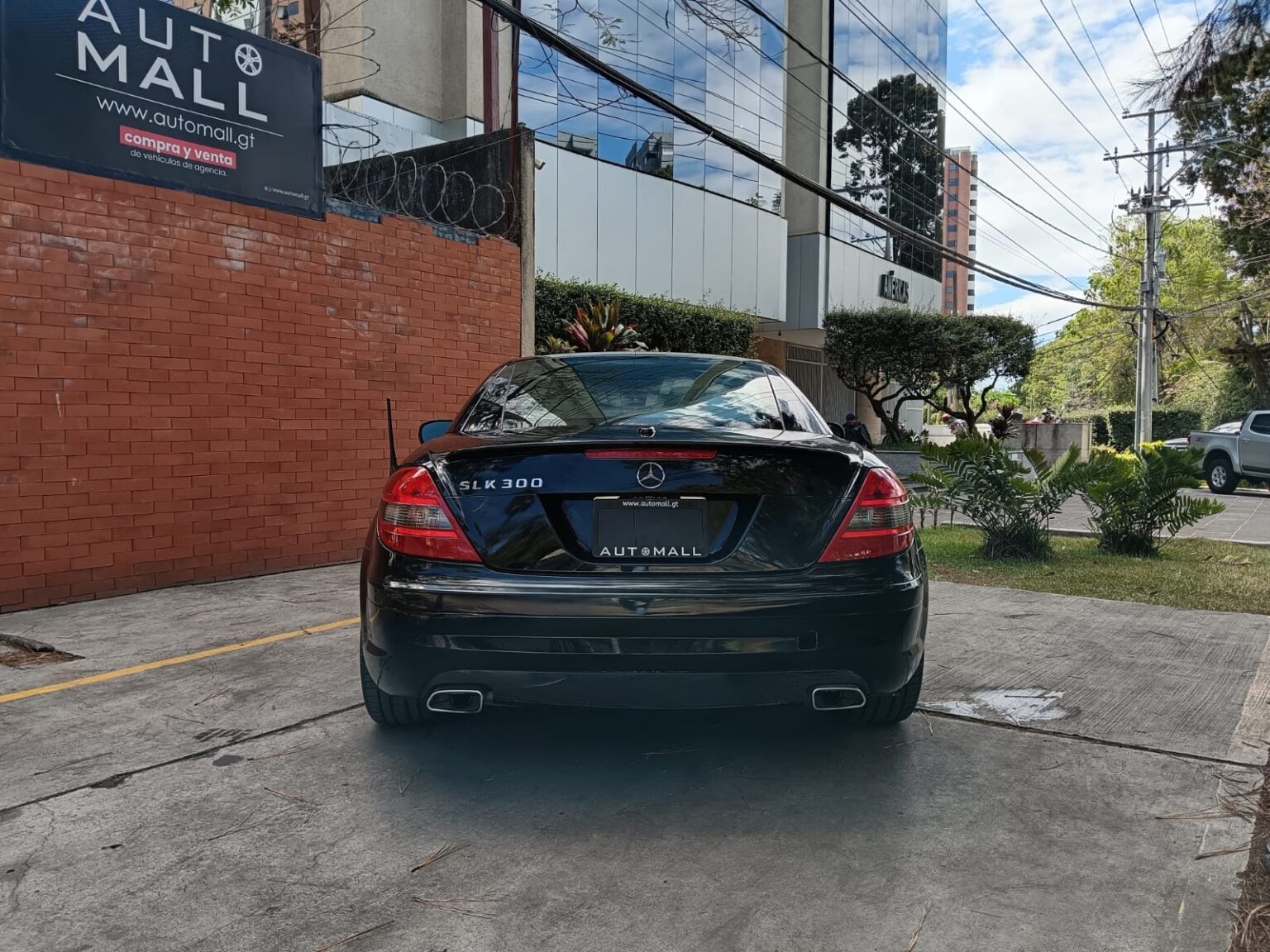 Mercedes-Benz-SLK300-2011-441GMH (1)