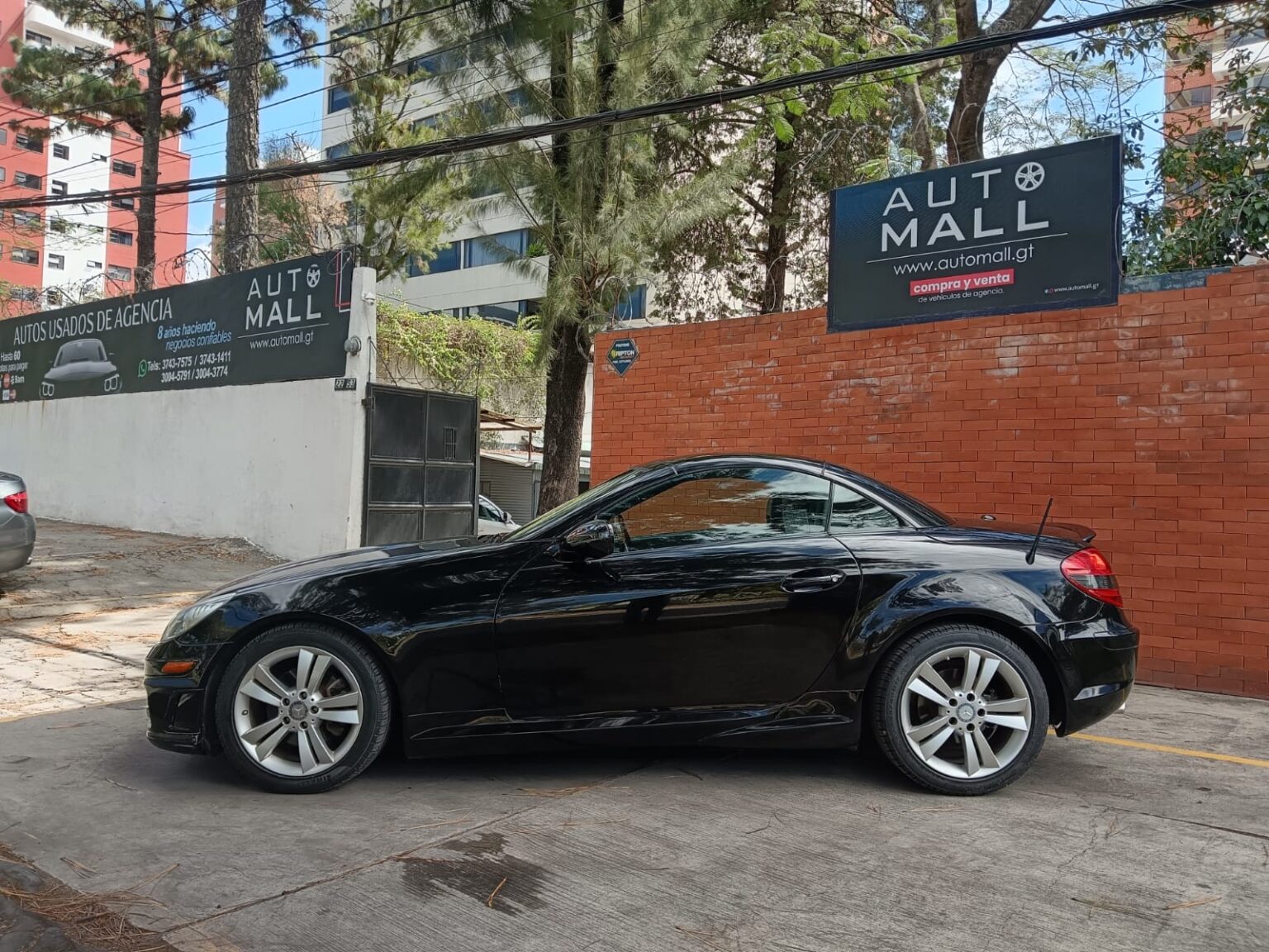 Mercedes-Benz-SLK300-2011-441GMH (13)