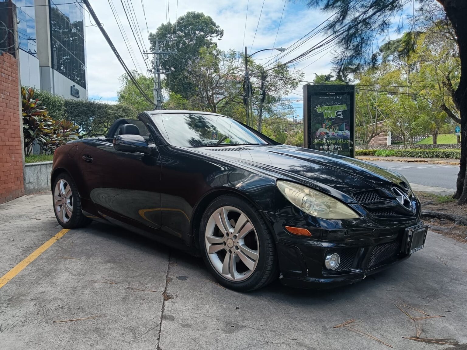 Mercedes-Benz-SLK300-2011-441GMH (16)