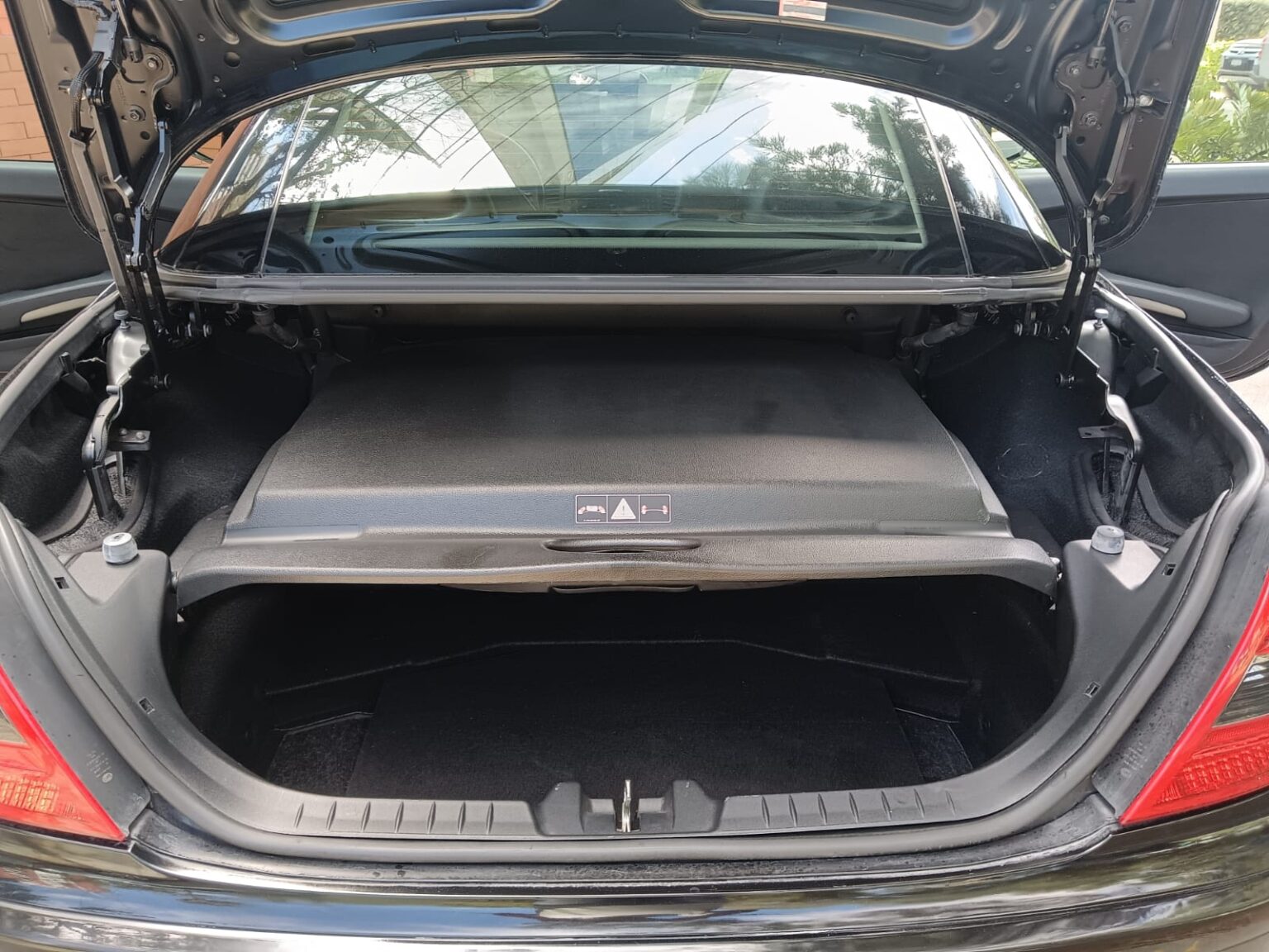 Mercedes-Benz-SLK300-2011-441GMH (5)