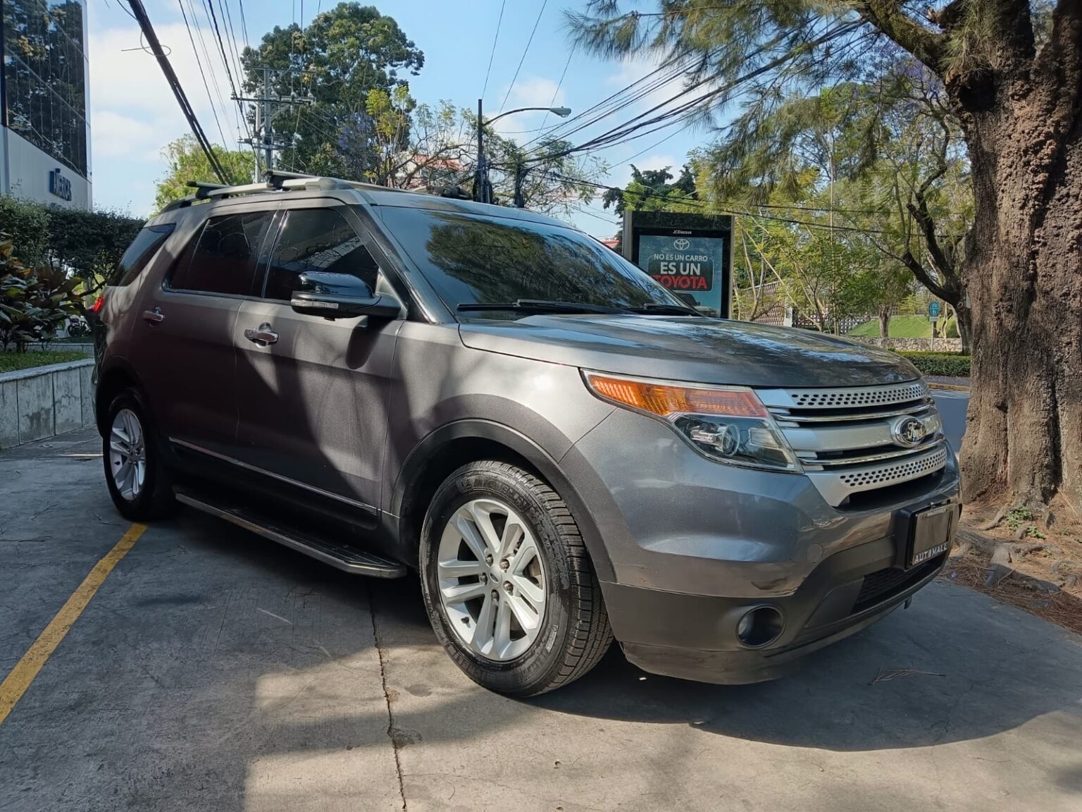 Ford-Explorer-XLT-4WD-2014-865FSF (14)