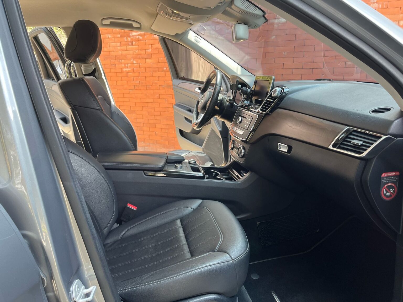 Mercedes-Benz-GLE-400-2016-456GFH (10)