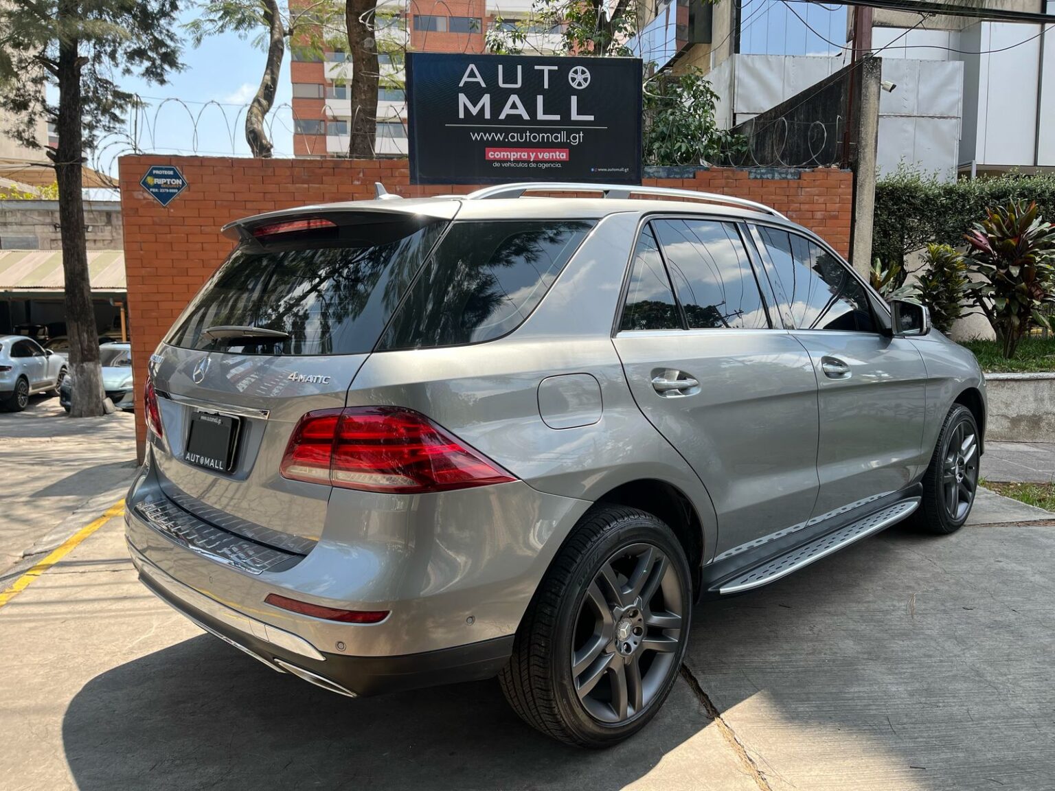 Mercedes-Benz-GLE-400-2016-456GFH (4)