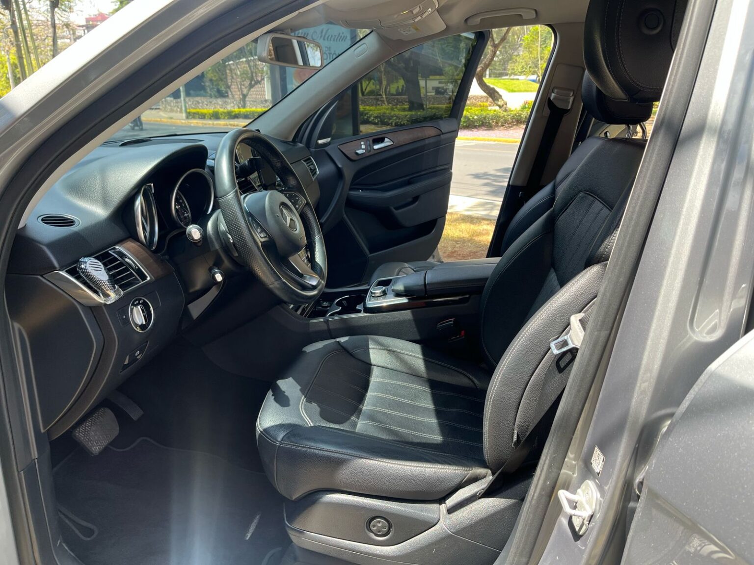 Mercedes-Benz-GLE-400-2016-456GFH (8)