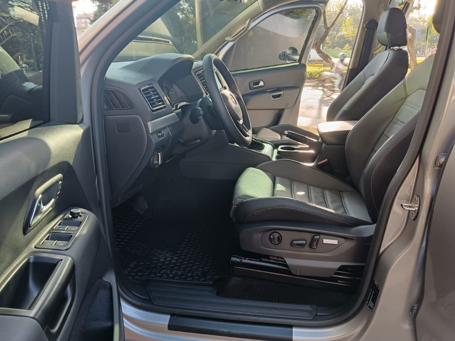 Volkswagen-Amarok-2024-794KYX (11)