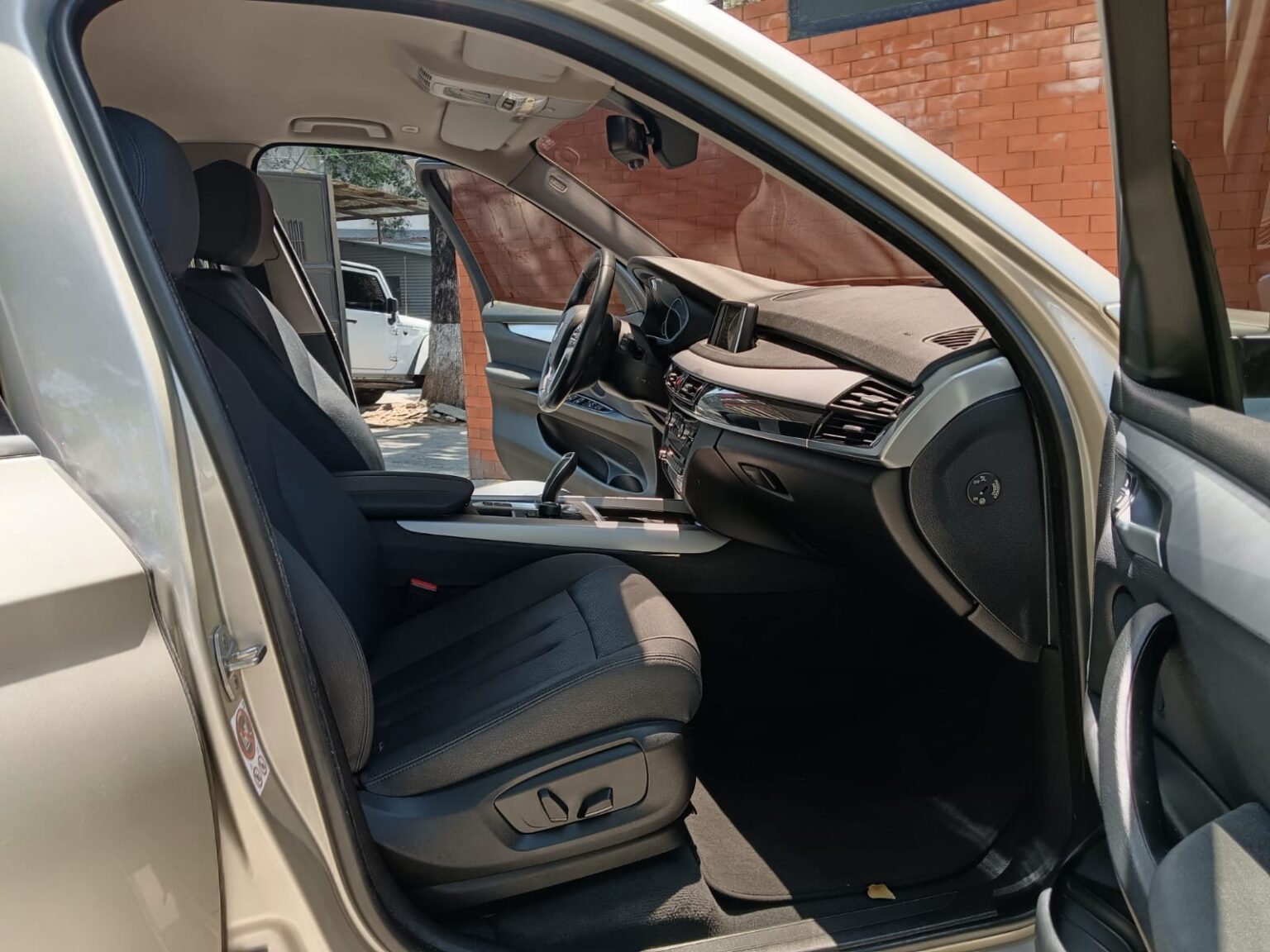 BMW-X5-25D-2017-081GHX (12)