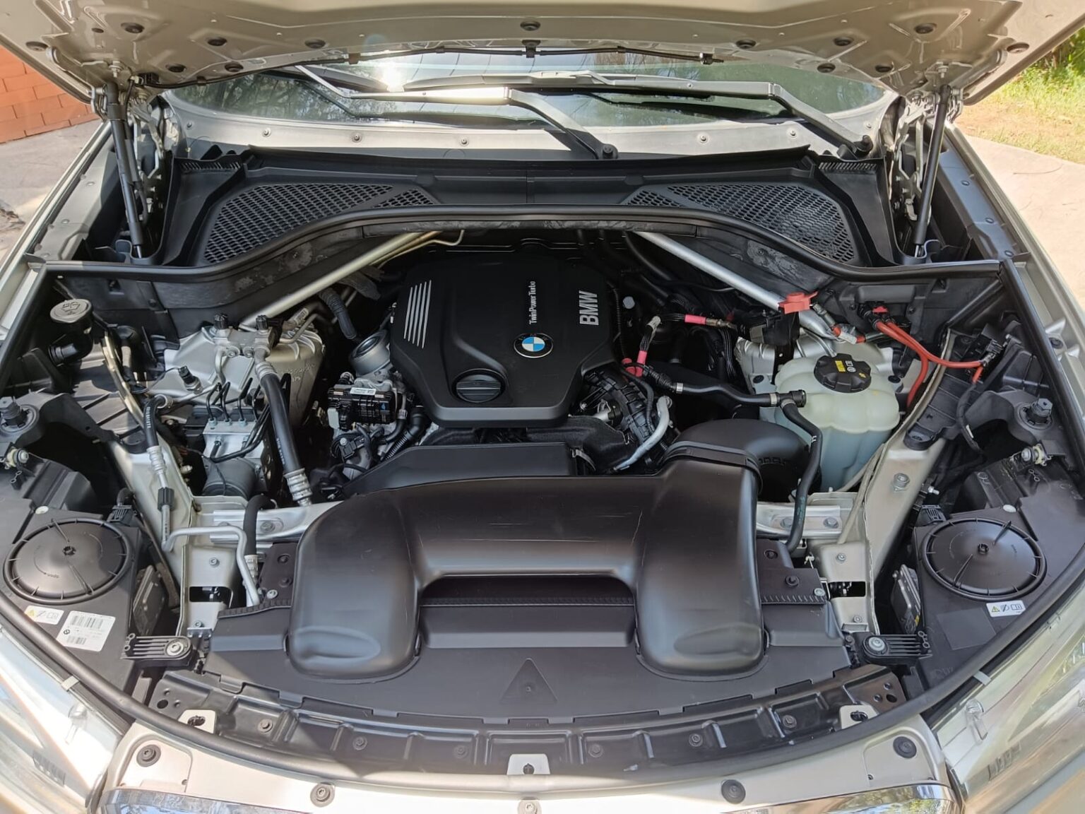 BMW-X5-25D-2017-081GHX (4)