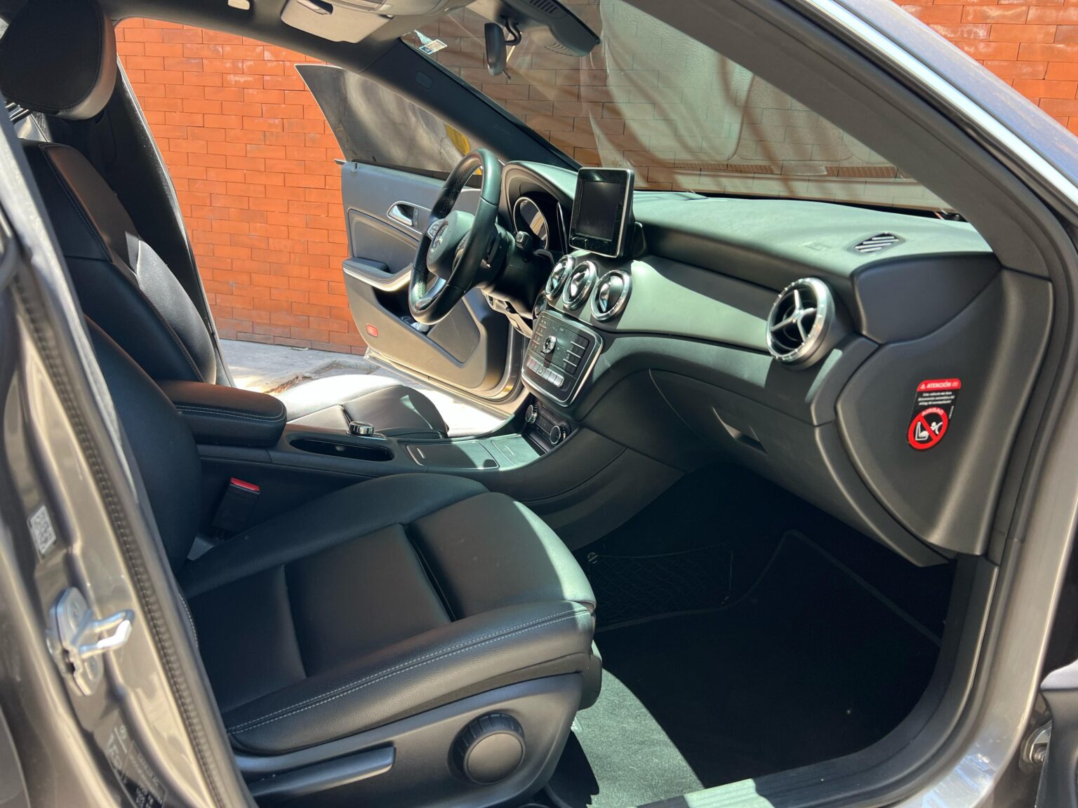 Mercedes-Benz-CLA200-Coupe-2017-708GQL (12)