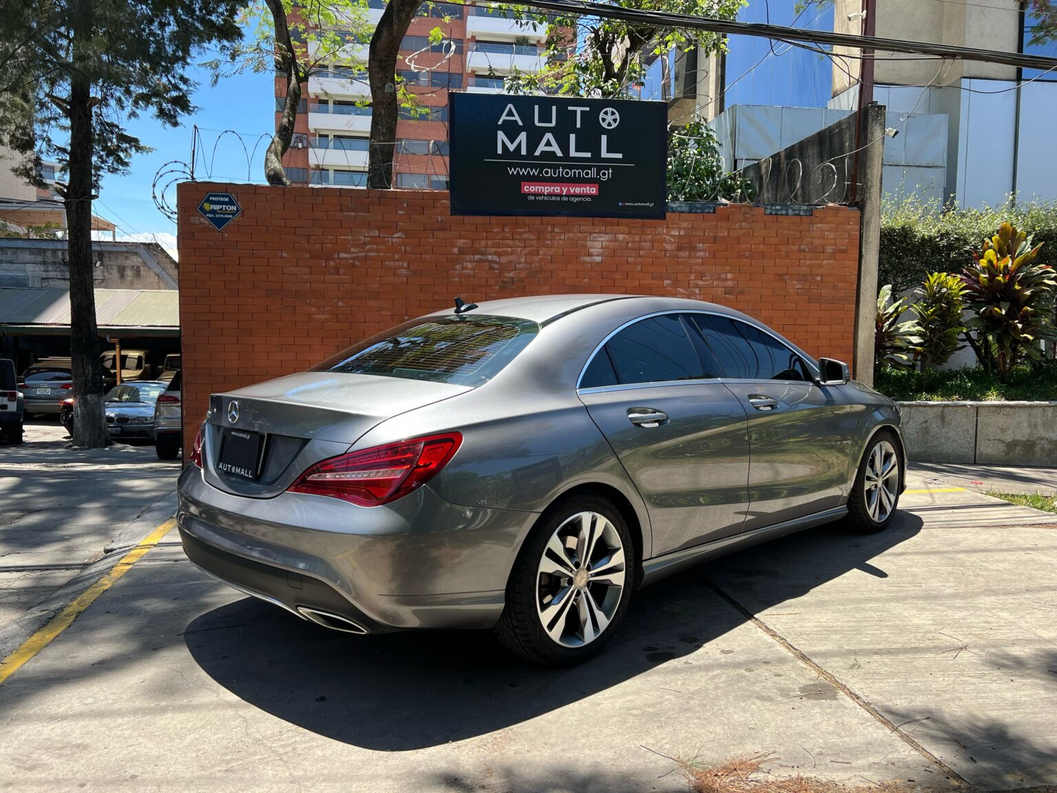 Mercedes-Benz-CLA200-Coupe-2017-708GQL (5)