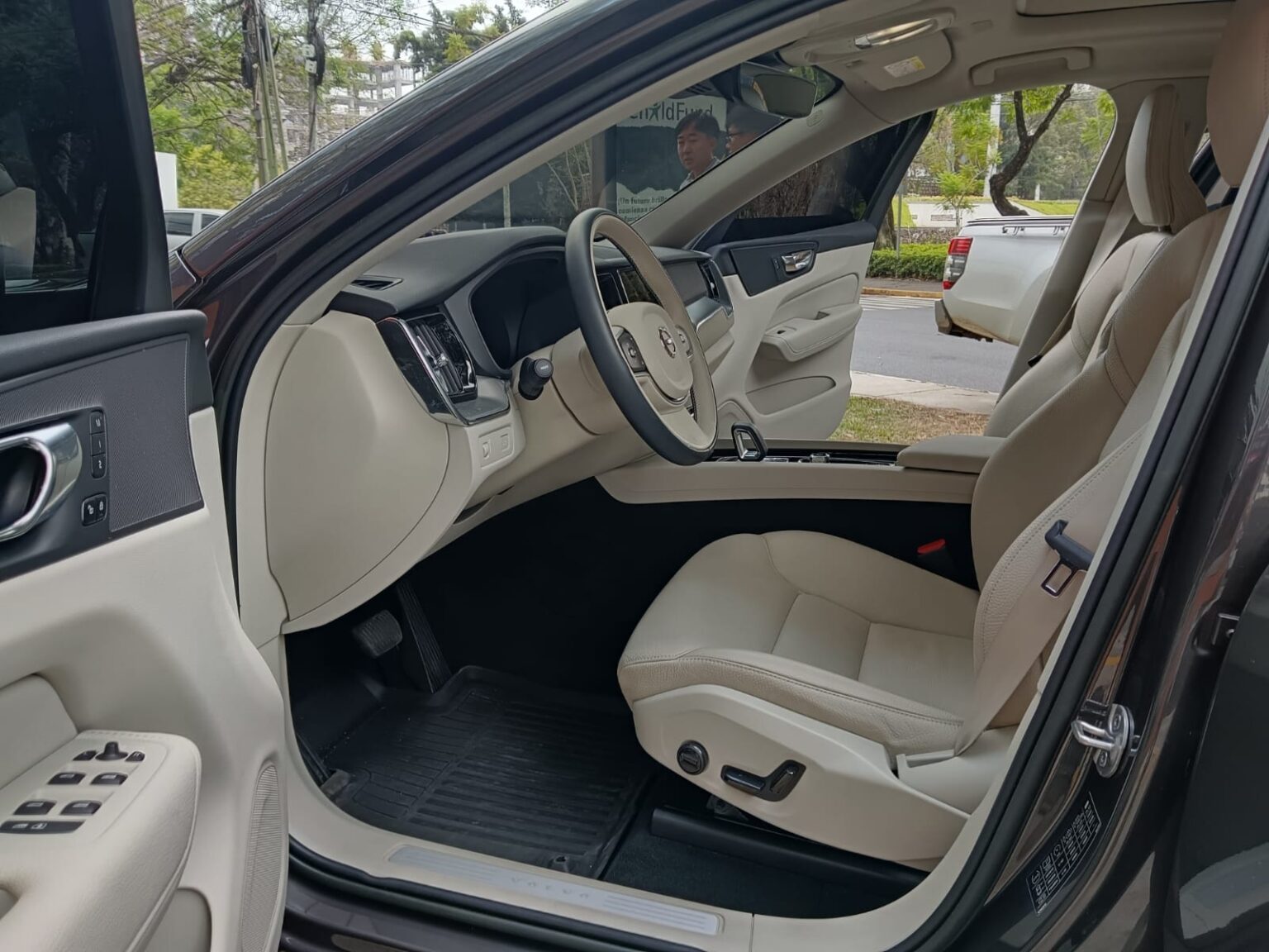 Volvo-XC60-2022-229JYY (2)