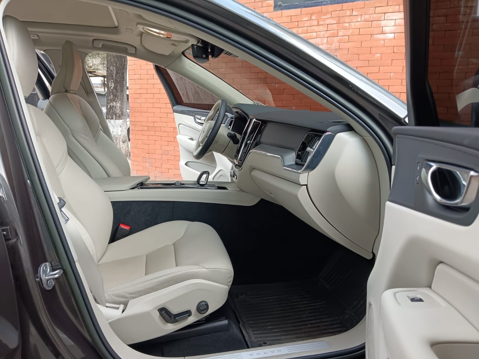 Volvo-XC60-2022-229JYY (9)