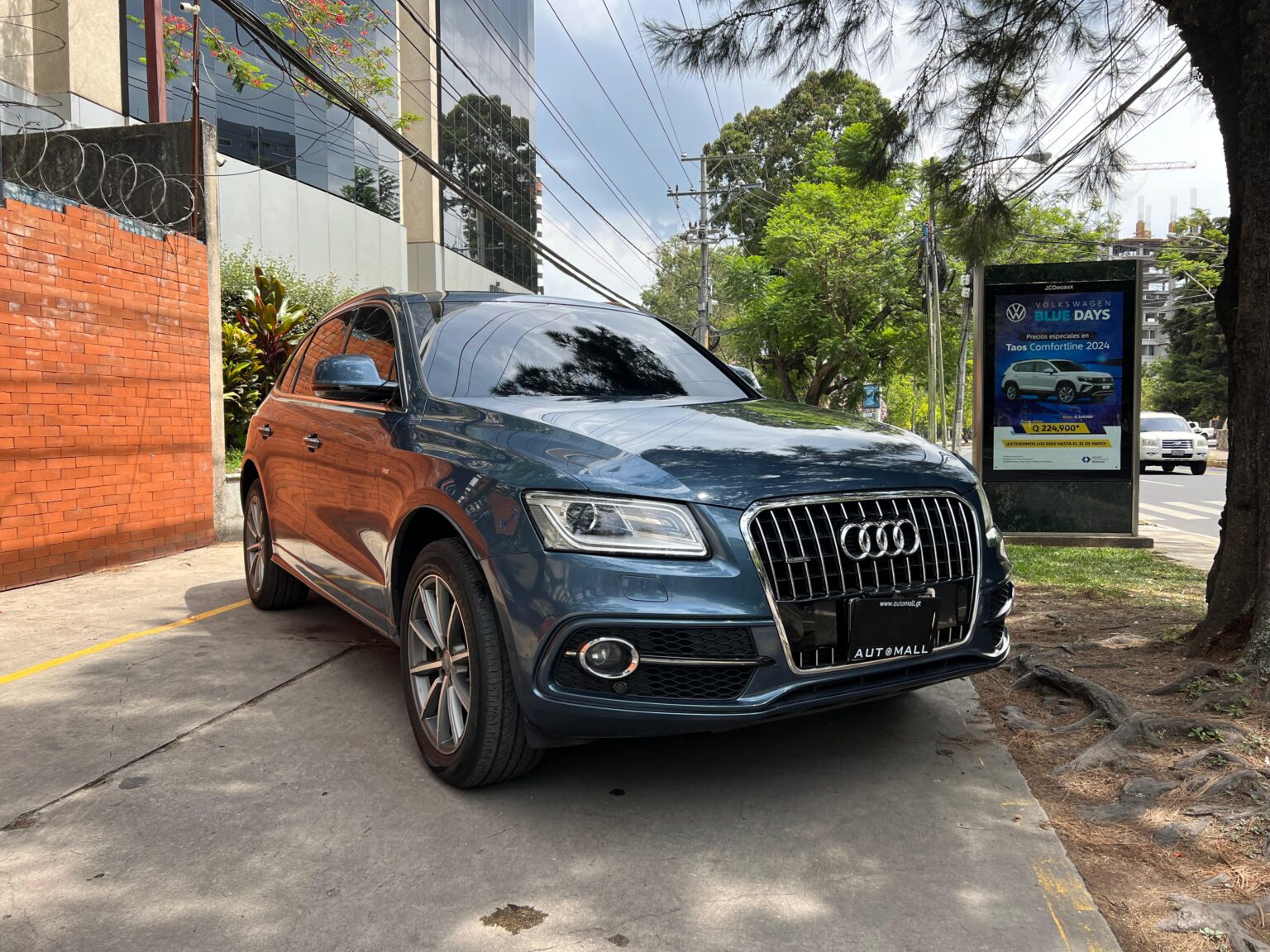 Audi-Q5-2017-184GFT (1)