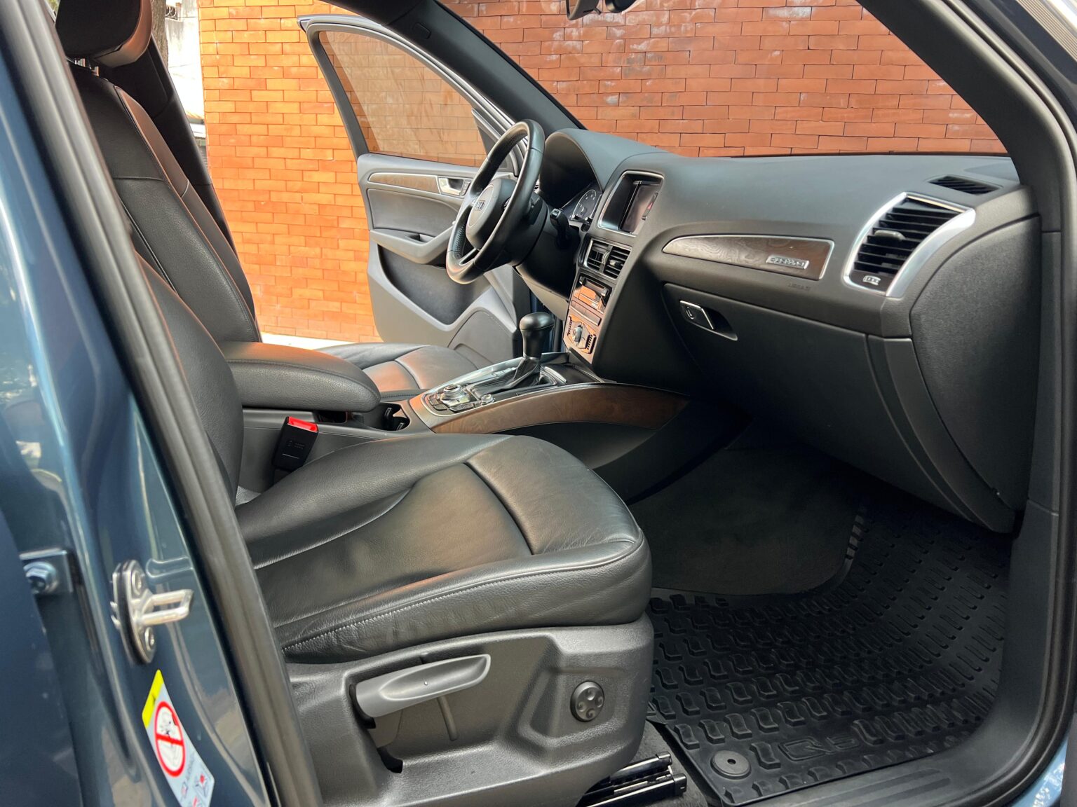 Audi-Q5-2017-184GFT (13)