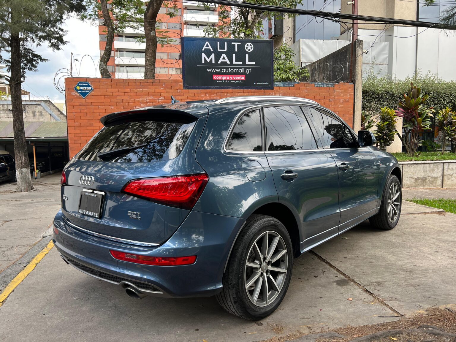 Audi-Q5-2017-184GFT (9)