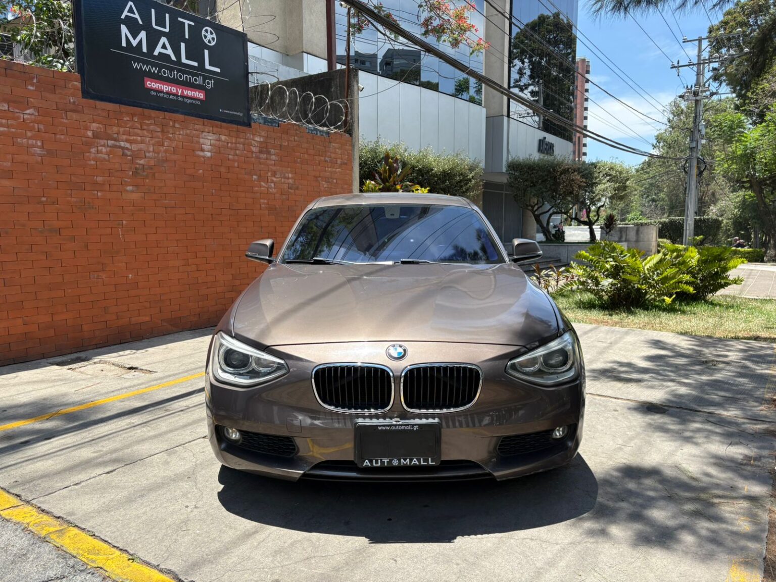 BMW-118i-AT-2015-642FWF (1)