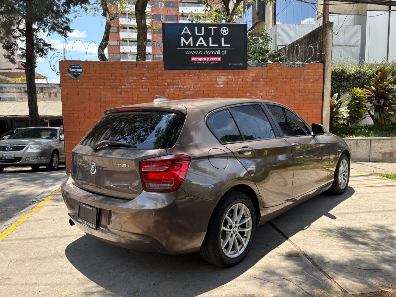 BMW-118i-AT-2015-642FWF (4)