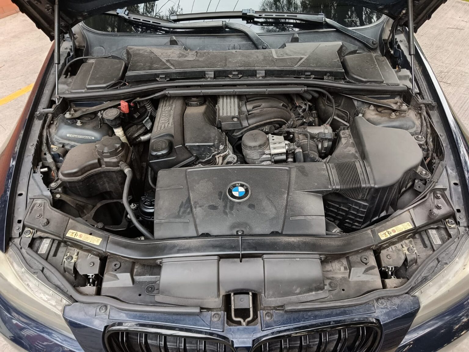 BMW-320i-AT-2010-840FYG (1)