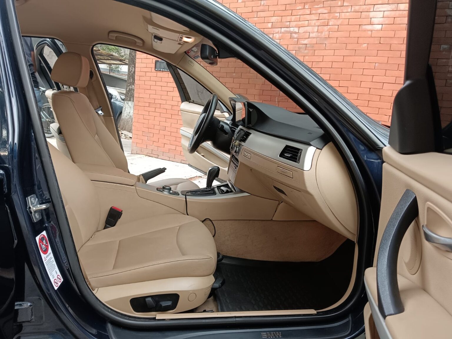 BMW-320i-AT-2010-840FYG (10)