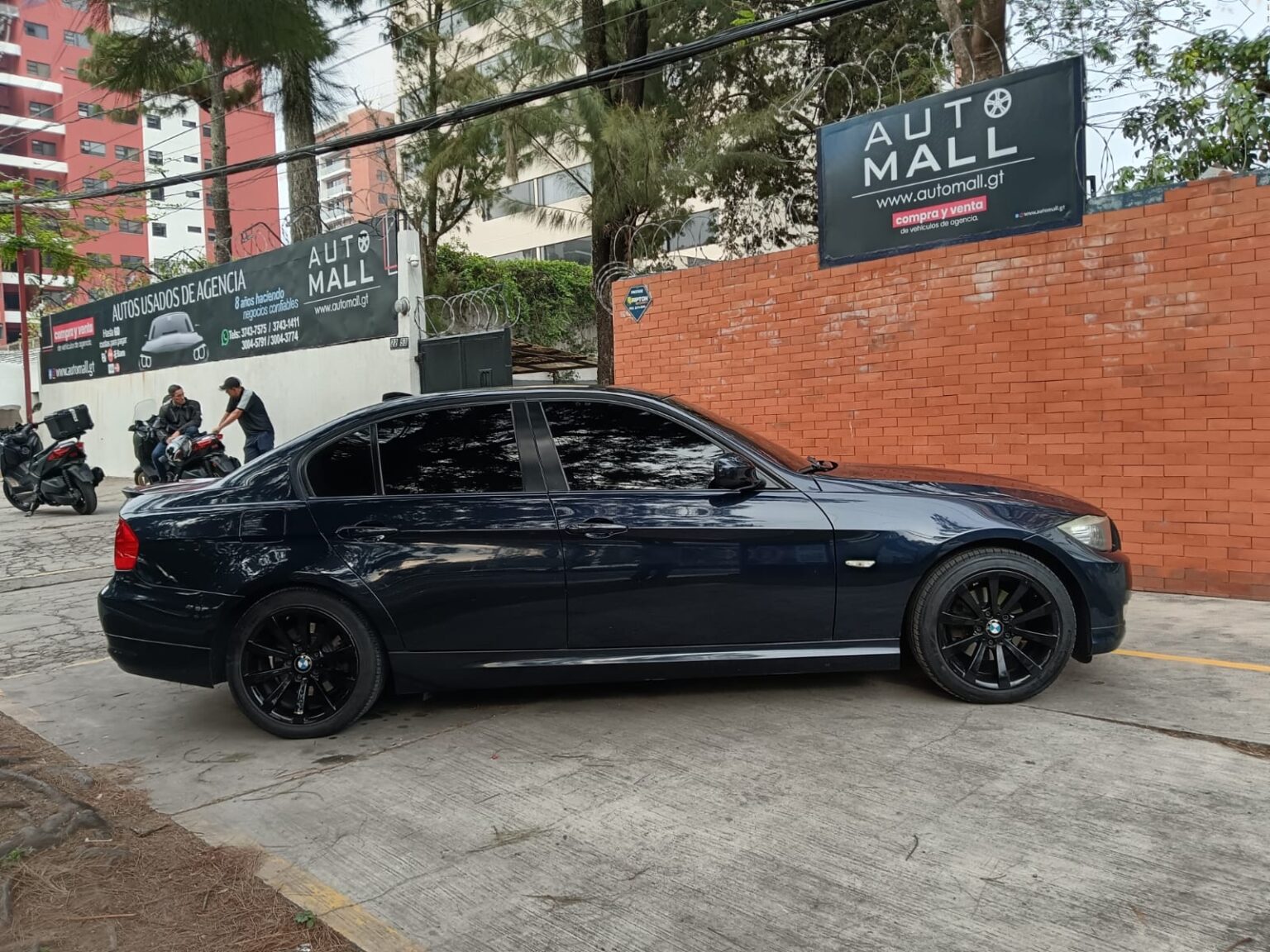BMW-320i-AT-2010-840FYG (13)
