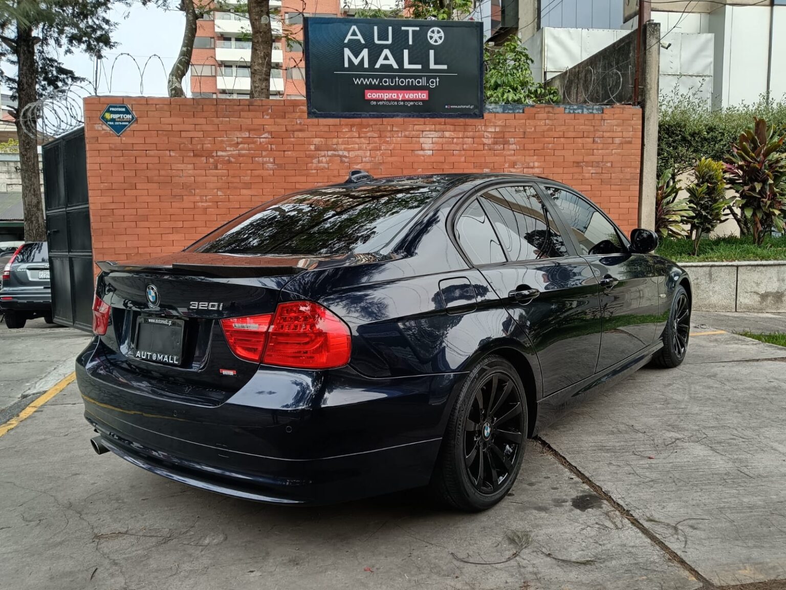 BMW-320i-AT-2010-840FYG (14)