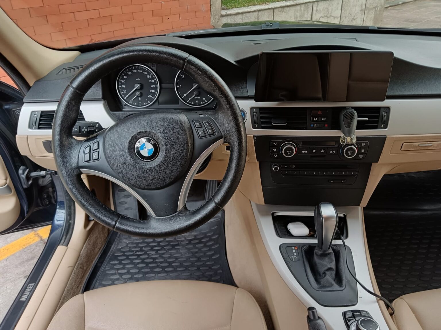 BMW-320i-AT-2010-840FYG (15)