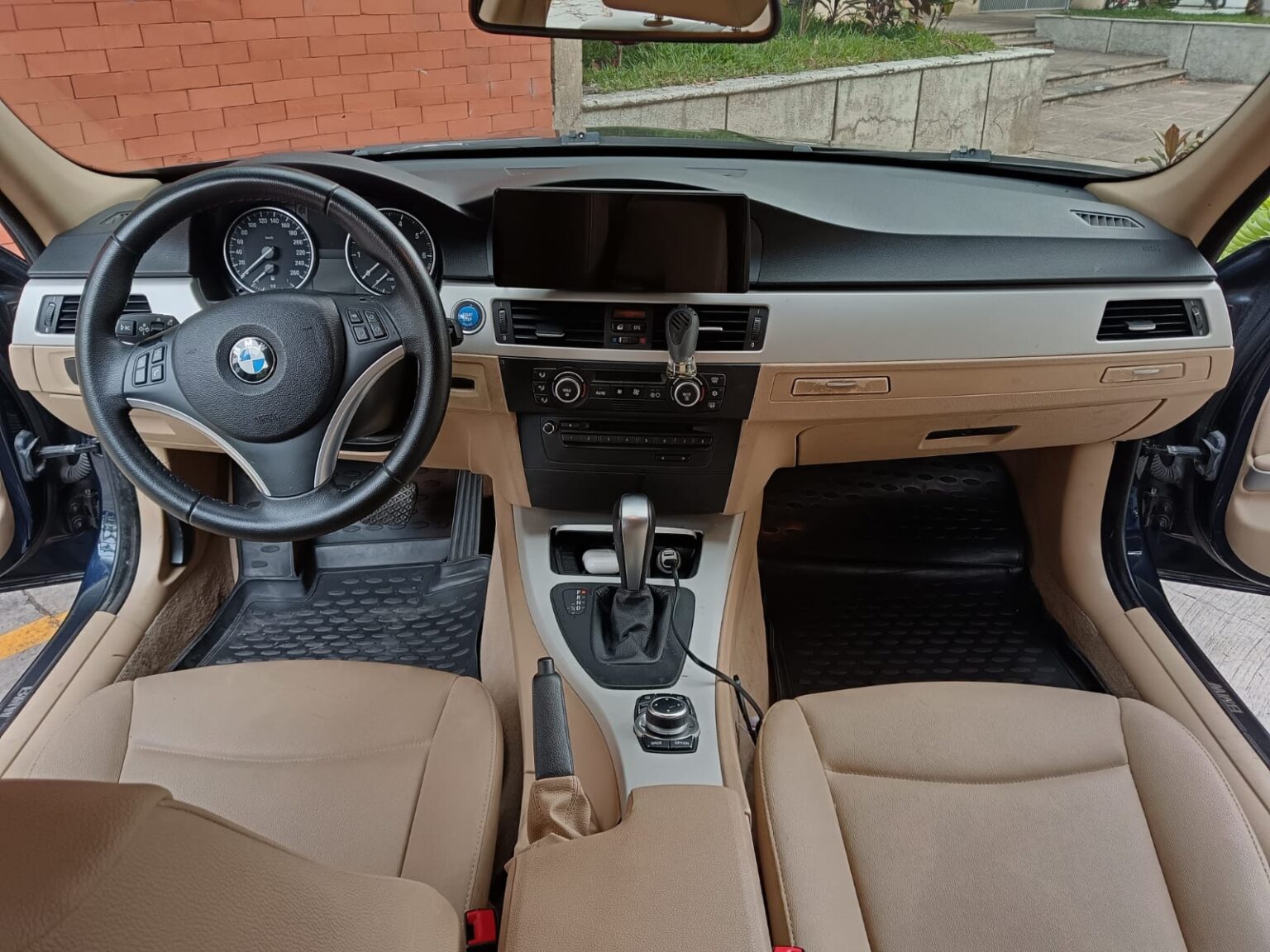 BMW-320i-AT-2010-840FYG (8)